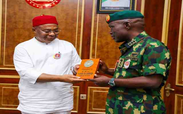 Governor Uzodimma honours the Nigerian Army for mitigating threats to National security
