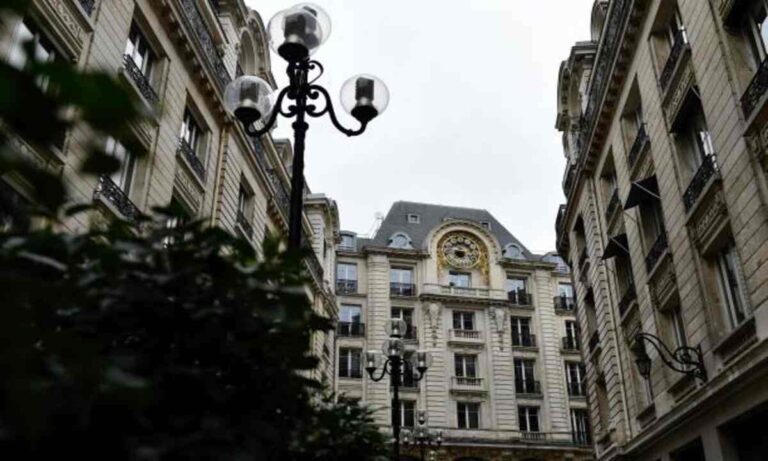 Justice Ministry building in Paris during ongoing legislative response to French court scandal