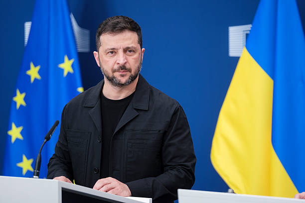 Ukrainian President Zelensky arrives in Washington for peace talks with Trump