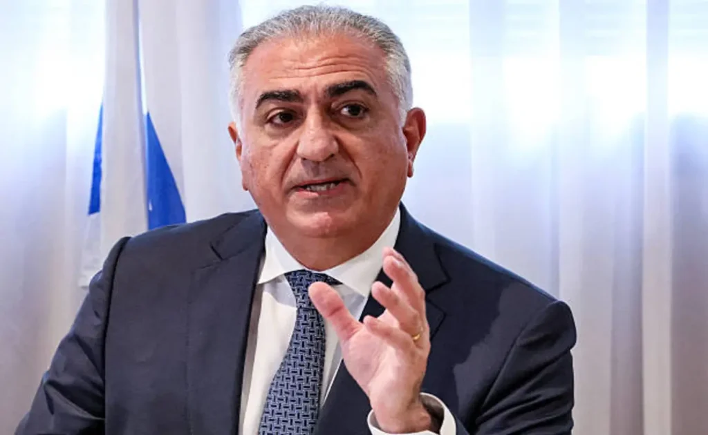 Pahlavi says Iran regime ‘tyrants’ draining wealth for foreign conflicts | Epicstorian News Reza Pahlavi delivers video message warning of renewed sanctions and increased maximum pressure on Iran.