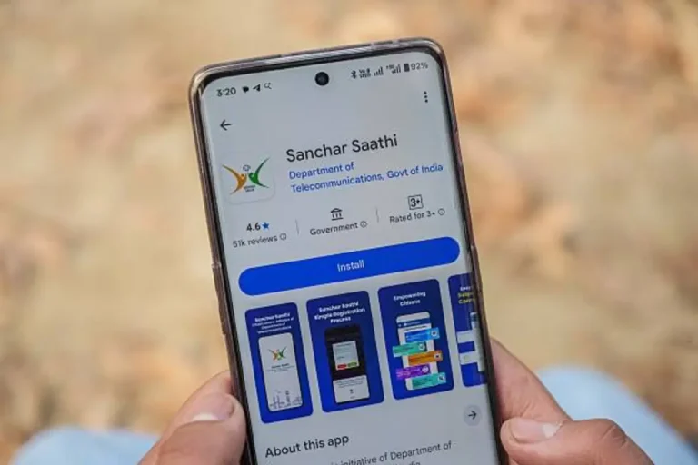 Man installing Sanchar Saathi during India’s Mandatory Pre-Installation of Government Cyber App policy rollout on new devices.